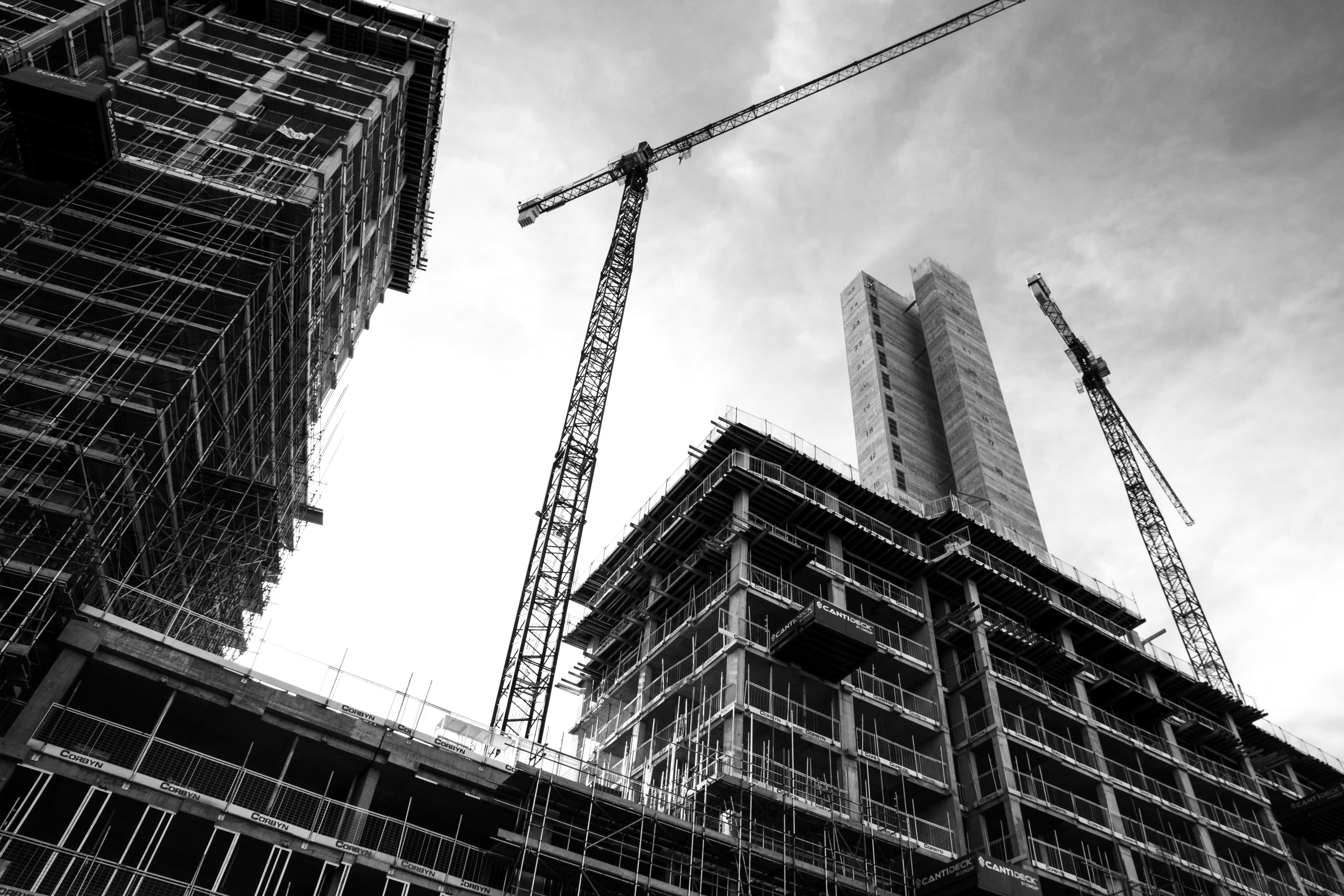 Capa do artigo: Distrato de imóvel na planta: a construtora quis reter 50%. O STJ disse que não.